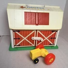 Vintage Fisher-Price Little People Farm Barn & Tractor 1986