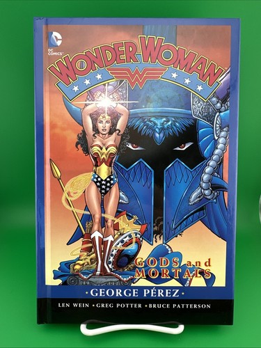 Wonder Woman Gods And Mortals Hardcover Graphic Novel w Blu Ray, DVD 2 Disc Set