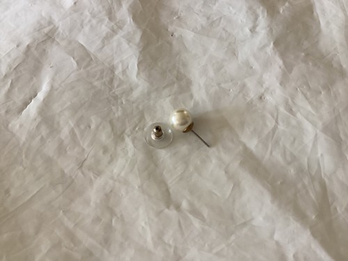 Orecchini a perno singolo perla una pietra nascita giugno 7,5 mm - un solo orecchino - Foto 5 di 5