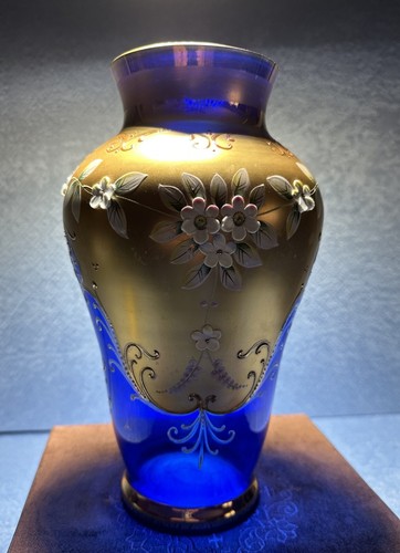 VINTAGE VENETIAN MURANO COBALT BLUE GLASS GOLD OVERLAY AND ENAMEL VASE - Picture 4 of 6