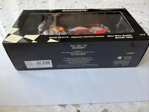 Minichamps 1:12 Nicky Hayden Repsol Honda RC211V 2005 MotoGP SIGNED + COA - Foto 2 di 13