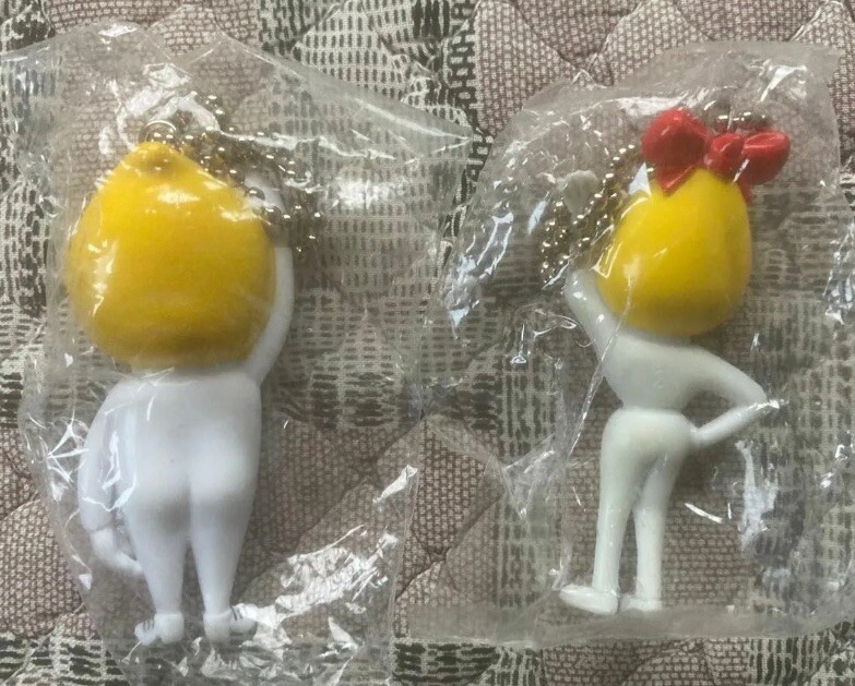Rare Esso Boy Girl Keychain Set Mini Figure Yellow Man Car Drop