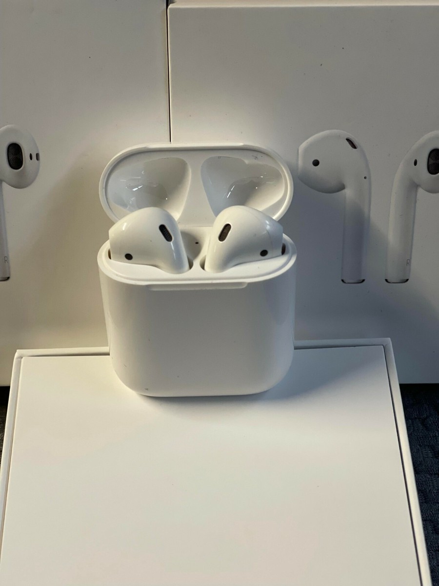 Apple AirPods 2nd Generation with Charging Case - White Apple AirPods 2nd Generation with Charging Case - White