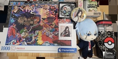 Anime/ Manga Paket Box mit Puzzle, Plüsh, Button, PC, Tasse Etc. - 09