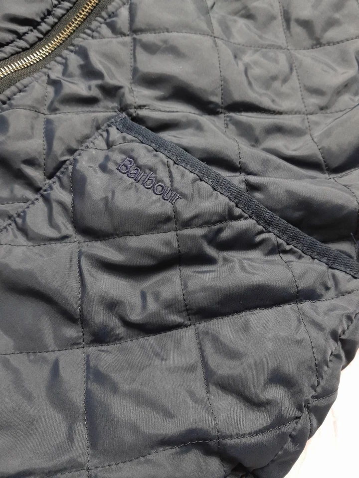 Chaleco de campo acolchado clásico azul oscuro Barbour para hombre forro con cremallera Foto 2 de 4