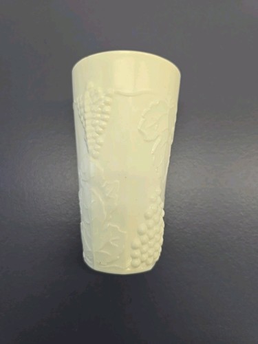 Vintage Indiana Milk Glass Glasses Harvest Grape Tumblers Set Of 4 16 Oz. - Picture 3 of 5