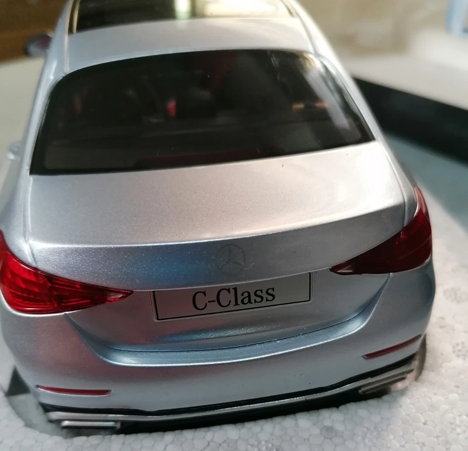 B66960637 Modellino auto MERCEDES-BENZ Classe C 1:18 -ORIGINALE-MERCEDES - Immagine 3 di 4