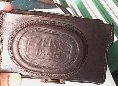 custodia originale macchina fotografica Zeiss Ikon con targhetta con incisione - Foto 2 di 9