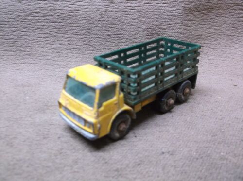 #299 LOOSE YELLOW MATCHBOX #4 DODGE STAKE BED TRUCK LIVESTOCK CATTLE DELIVERY - Afbeelding 1 van 10