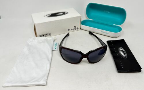 Oakley Script Sonnenbrille + Hartschalenbox Papierkram burgunderrot Sonnenbrille - Bild 1 von 8