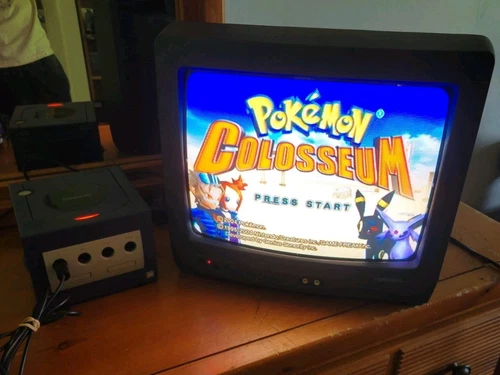 Toshiba 13A23 TV CRT 13" Color Retro Gaming Analog A/V Front Inputs w/Remote 