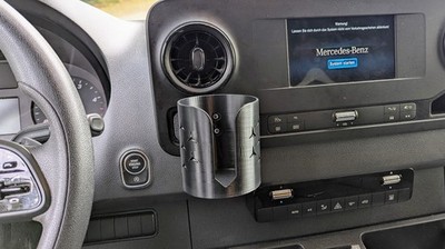 Getränkehalter Mercedes Sprinter 907/906 2019-2024 für die Fahrerseite