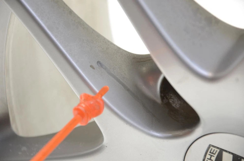 Rear Wheel 17x8 5 Double Spoke Fits 08 PORSCHE CAYMAN Foto 2 de 4