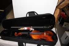 2015 Otto Benjamin ML-206 4/4 Right Handed Violin With Bow, Case  Shoulder Rest