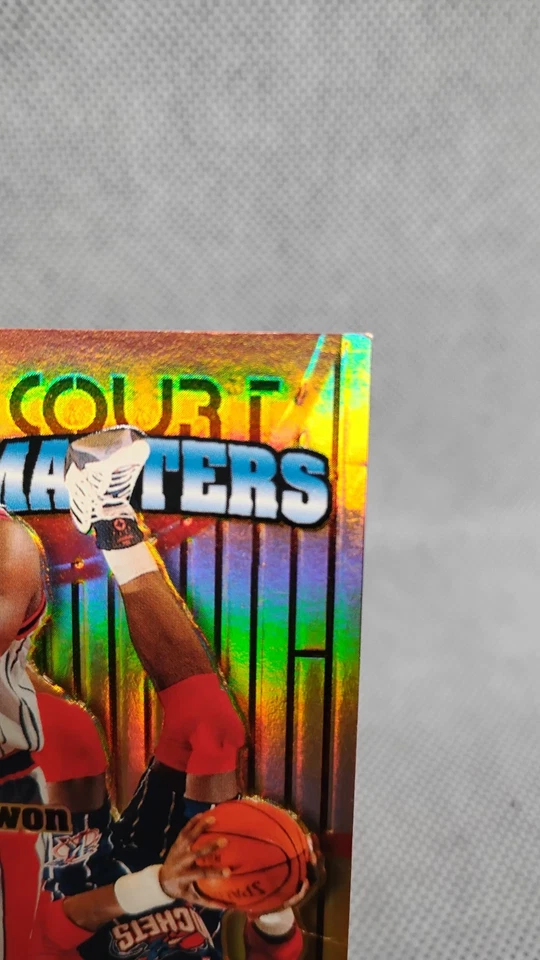 Fleer Ultra Hakeem Olajuwon 1997-98 #17 cm Court Masters SP Rockets Foto 3 de 4