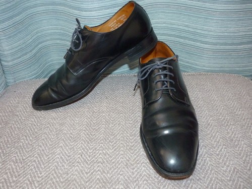 Loake, Scarpe LOAKE uomo vintage. Pelle nera. Taglia 9,5. Regno Unito. Lacci. Made in England