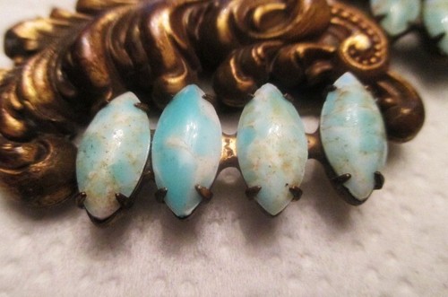 ART NOUVEAU ANTIQUE PAIR DRESS CLIPS BRASS TONE METAL W/ BLUE SPECKLED STONES - Picture 10 of 11