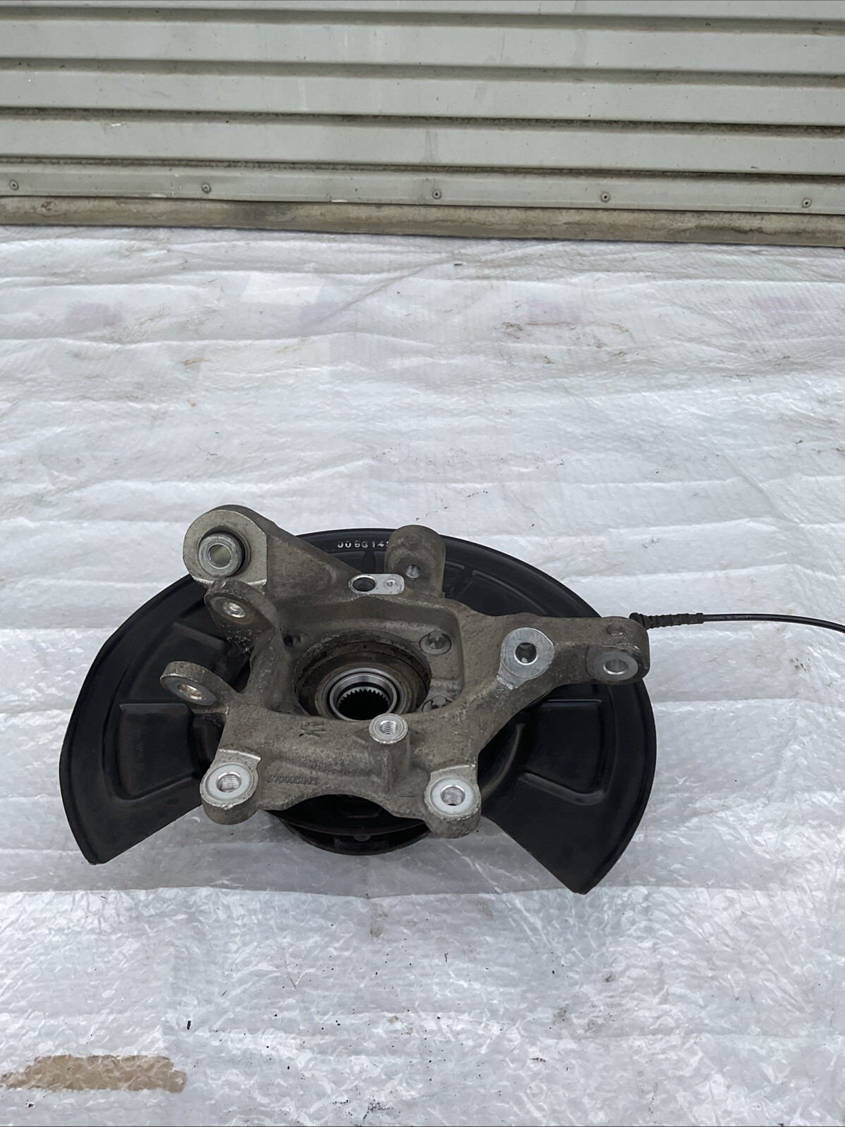 14-17 Maserati QuattroPorte Rear Right Wheel Spindle Knuckle Bearing OEM 19K