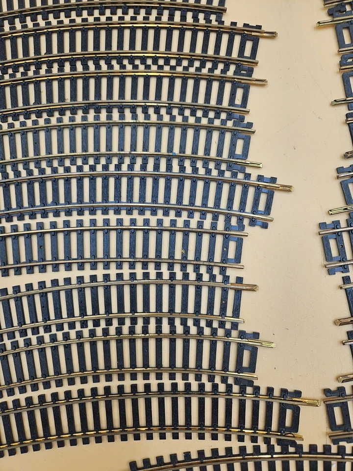 Vintage Lot Of 44 Pieces Atlas HO 1/87 Scale Train Brass Various Curved Track - Image 3 of 4