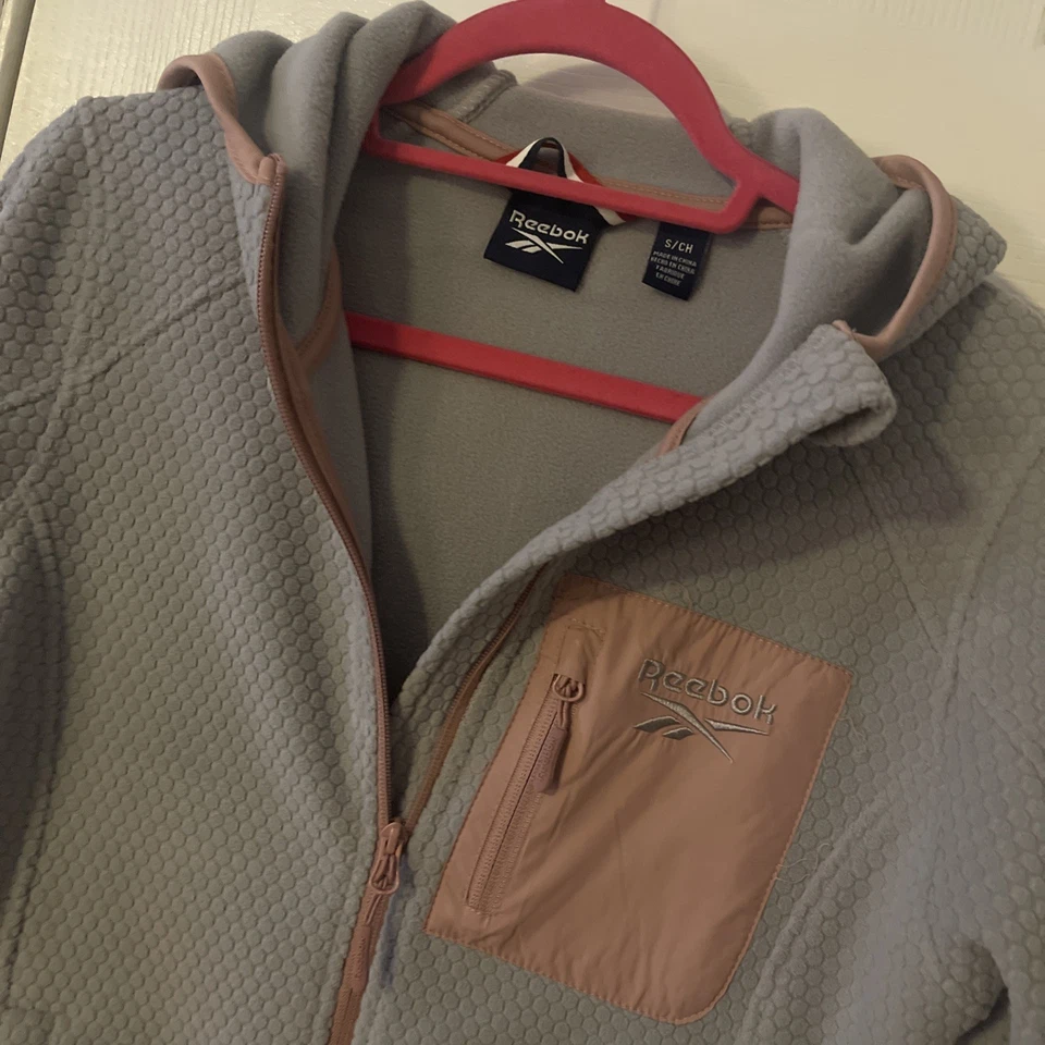 Reebok Fleece Jacket Lightweight Hooded Small Gray and Pink - Image 2 of 4