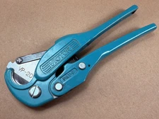 Victor VP-20 Ratcheting PVC Pipe Cutter 1/2" - 1" Cutting Capacity VP20