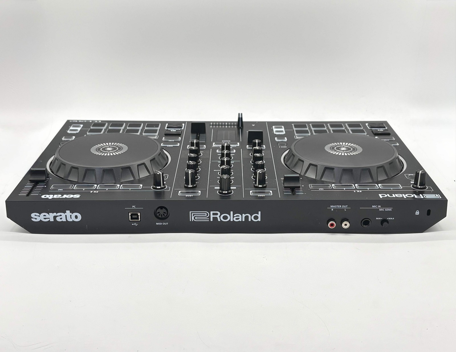 Roland DJ-202 Serato DJ Controller 2-Channel 4-Deck Black