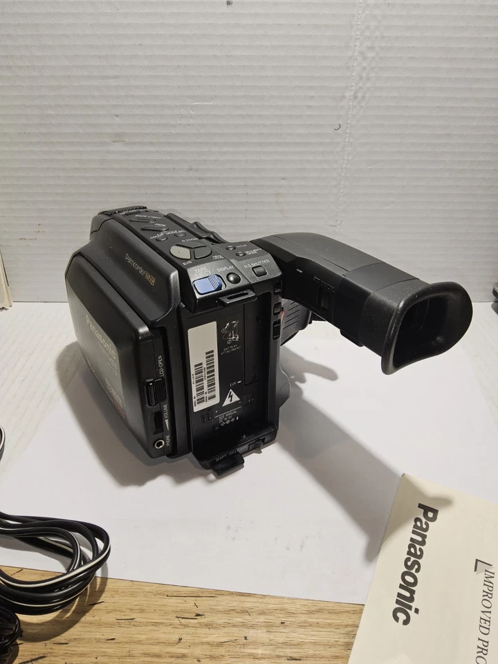 Used PANASONIC PALMSIGHT PV-L757D VHS-C Tape Camcorder Made In JAPAN Untested - Image 4 of 4