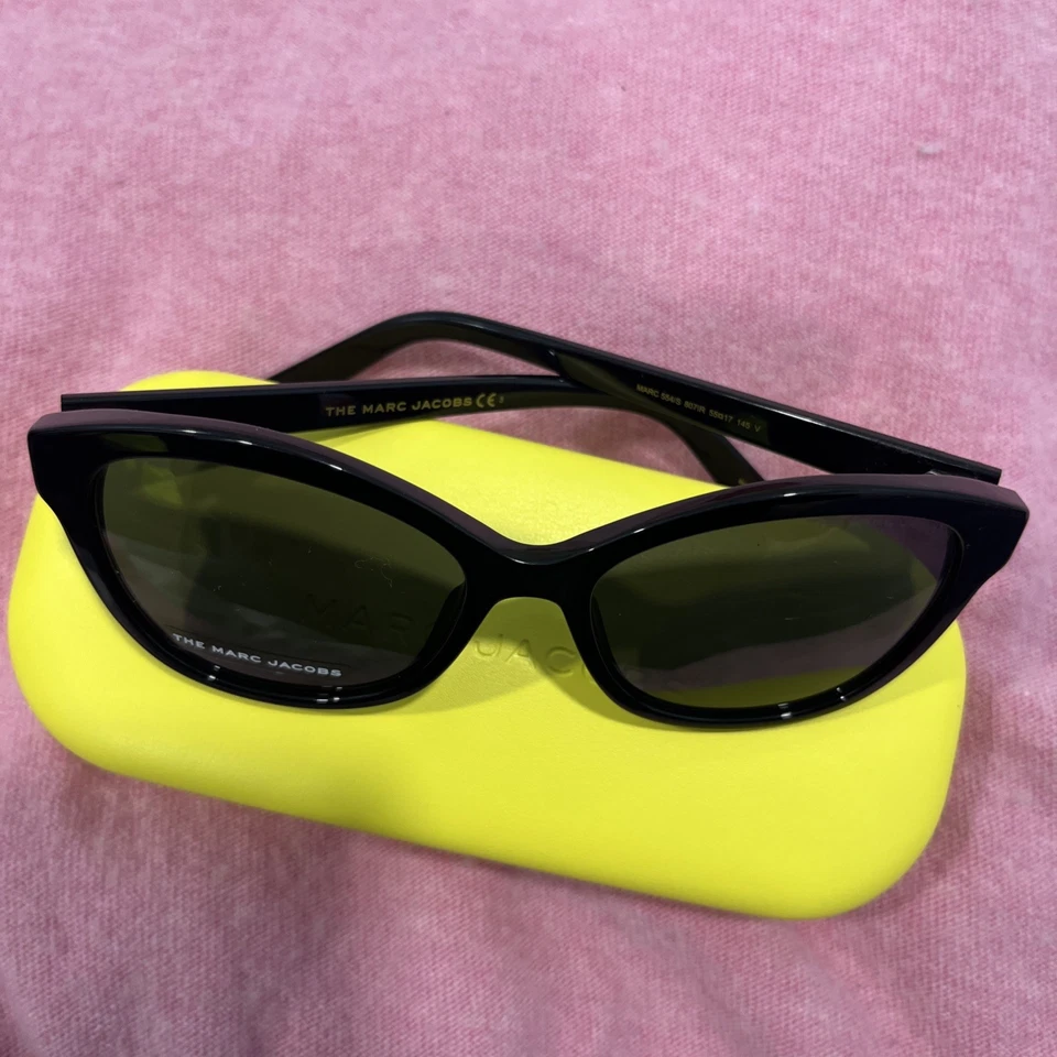 Солнцезащитные очки Marc Jacobs с чехлом и чистящим средством - Изображение 2 из 3