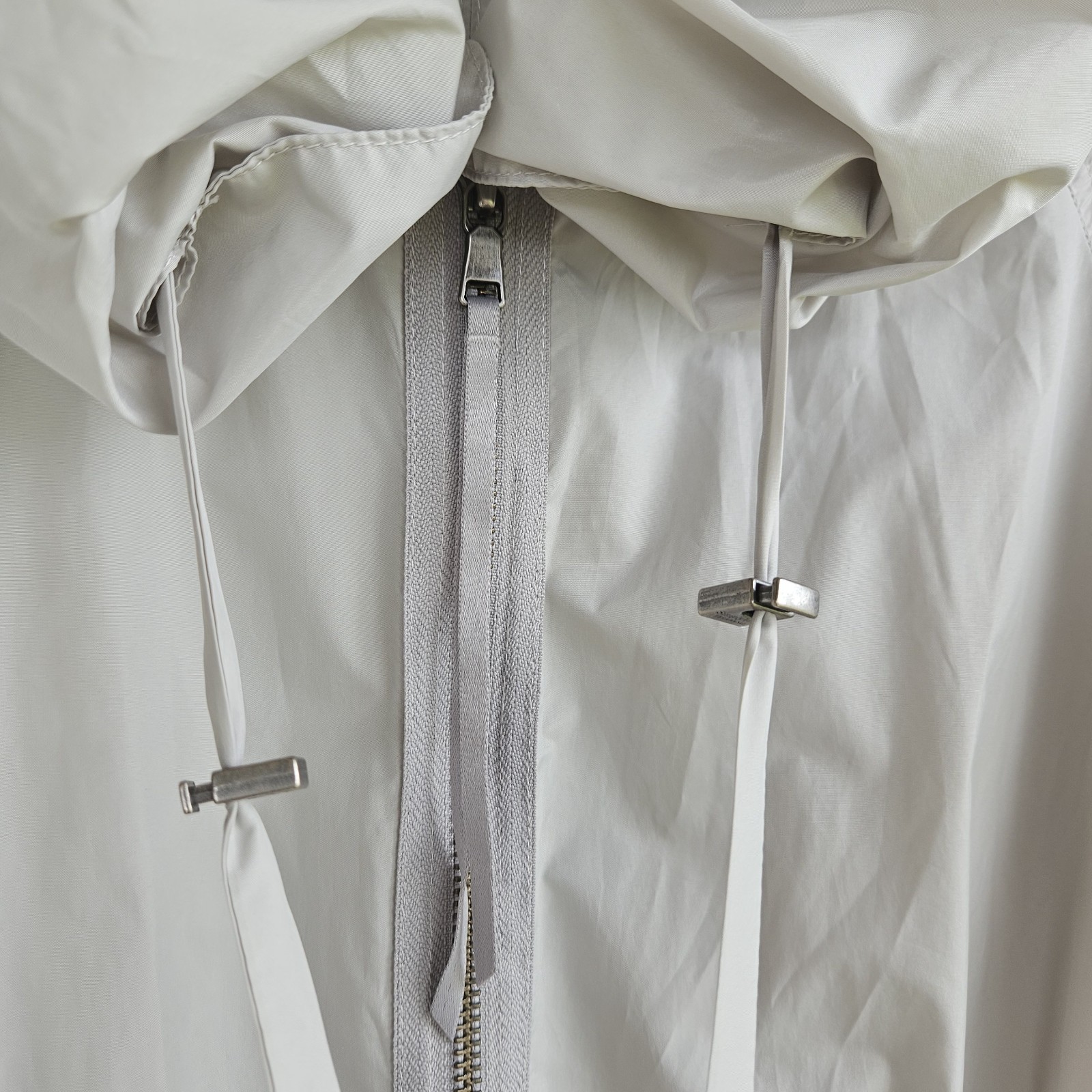 Vera Wang Light Gray Rain Jacket Windbreaker Ligh… - image 4