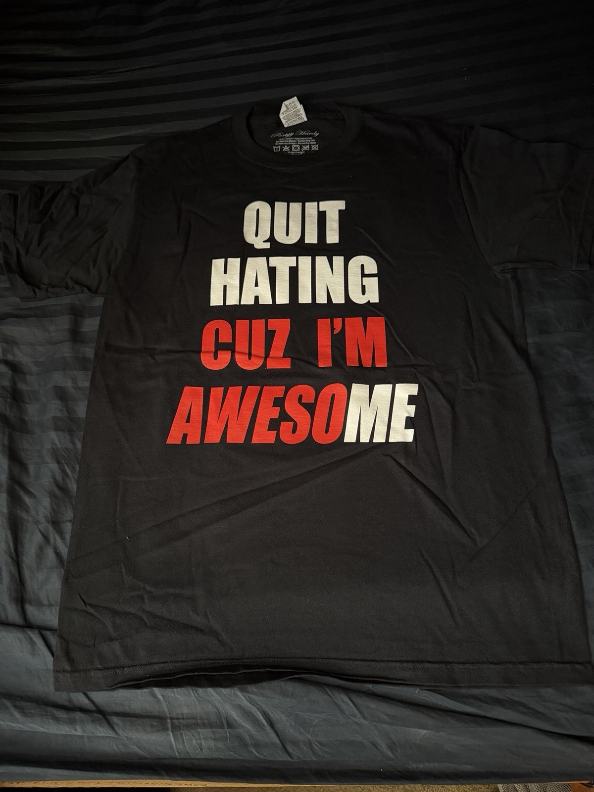 Quit Hating Awesome Red White T-Shirt Clothing Graphic Tee Men’s Size XL