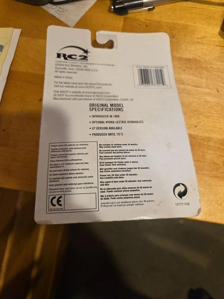 Tractor ERTL Oliver 1655 escala 1/64 de 2004 metal fundido a presión AGCO #37221 Foto 3 de 4