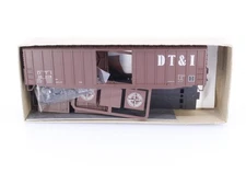 Accurail 5647 HO 50' Ext. Post. Boxcar Detroit Toledo and Ironton (DTI) 16918