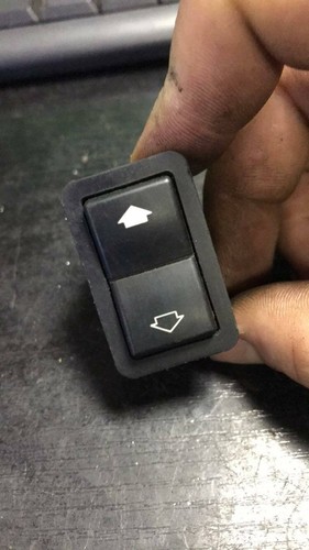 Bedienfeldheber BMW E38 E39 8368974