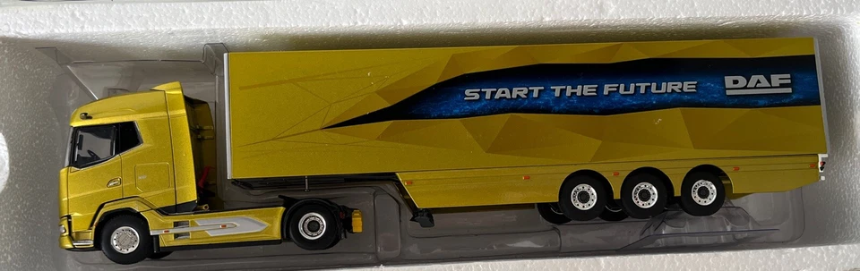 Camión fundido a presión WSI 1/50 DAF XG 4X2 REMOLQUE DE CAJA 3 EJES ARRANCAR EL FUTURO DORADO Foto 4 de 4