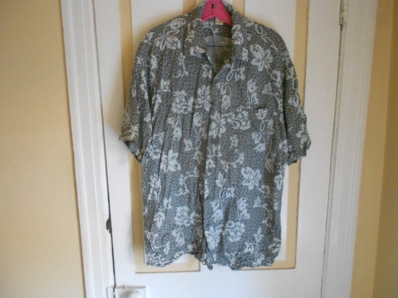 Mens Short Sleeve Button Down Shirt {L}