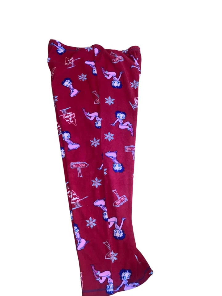 Женский пижамный набор Betty Boop из 2 предметов с графическим принтом красный (размер: XL) - Изображение 4 из 4