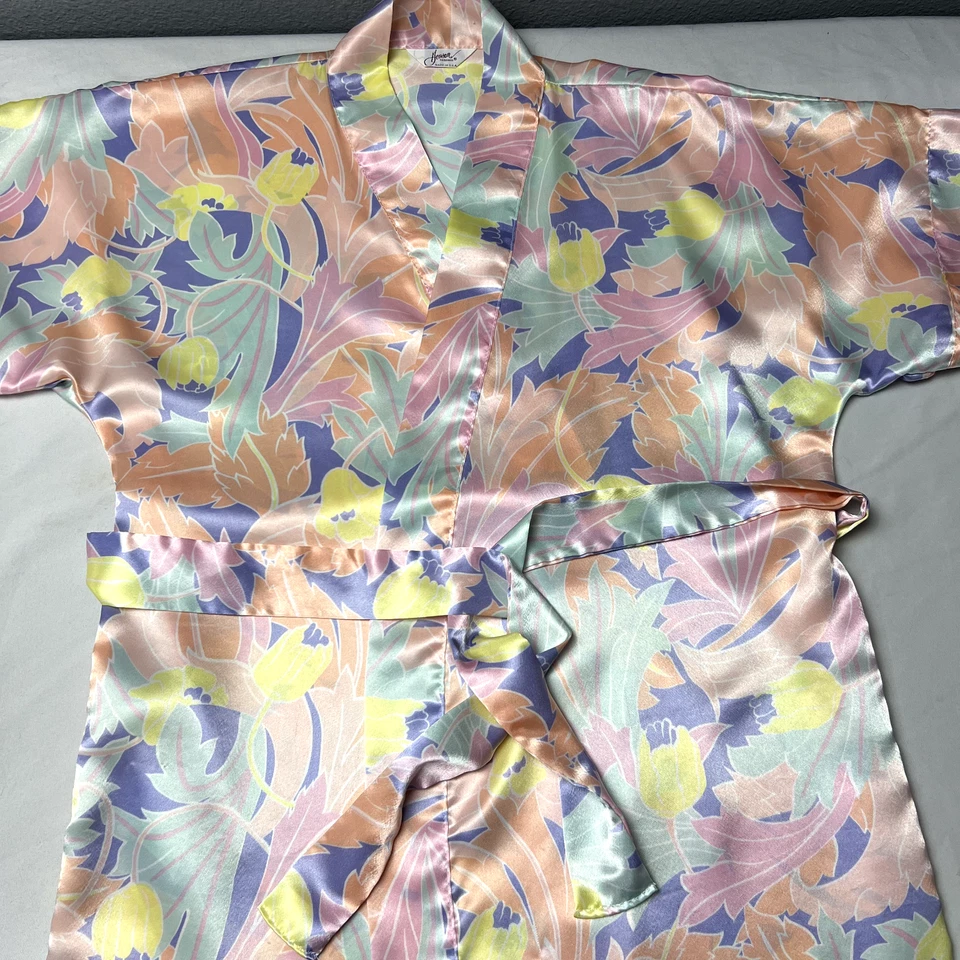 Bata Abrigo Peignoir De Colección Henson Kickernick Pequeña Pastel Floral Satén 36" Largo Foto 2 de 4
