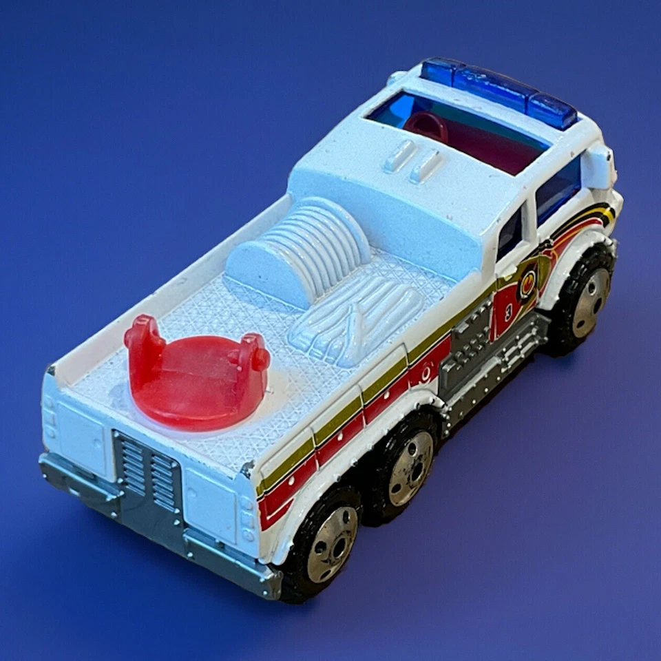 Matchbox Hero City #3 Sky Fire Ladder Truck Engine White/Red - Image 2 of 4