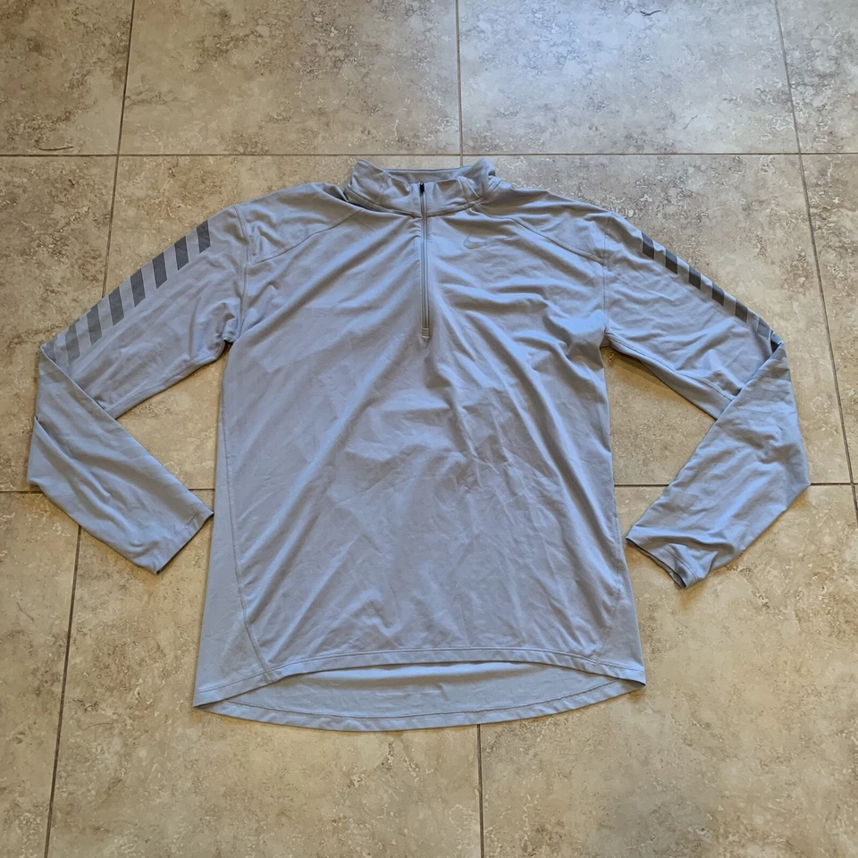 Jaqueta Nike masculina grande Dri Fit Barry's Bootcamp quarto de zíper reflexiva - Imagem 2 de 4