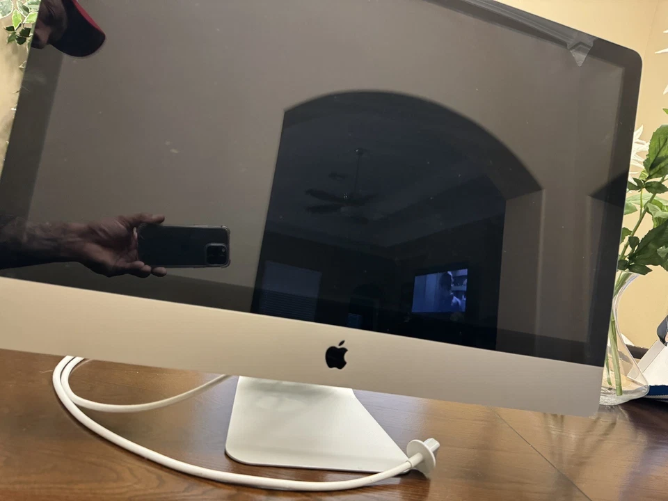 Apple iMac A1312 27 inch With Keyboard And Mouse All-in-One - Image 4 of 4