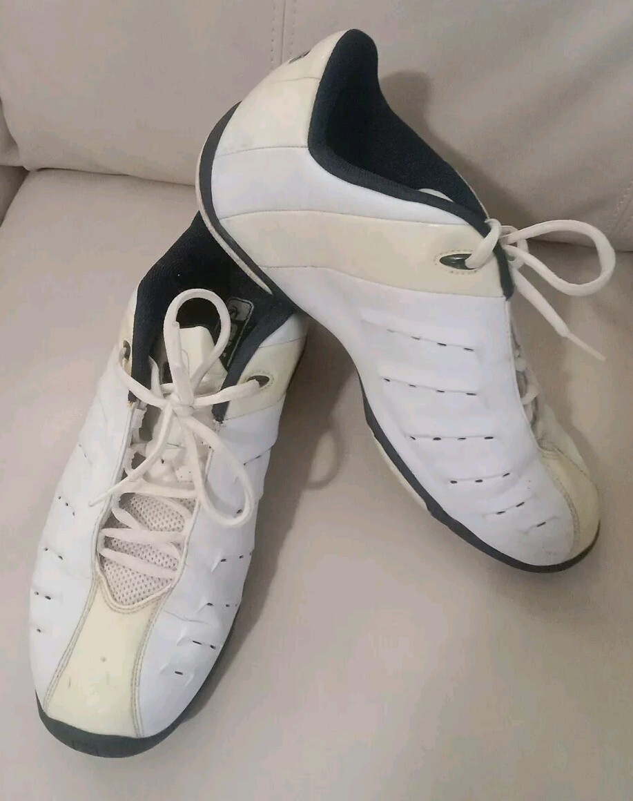 And1  Mens basketball shoes, white/ Navy blue Size 8 1/2