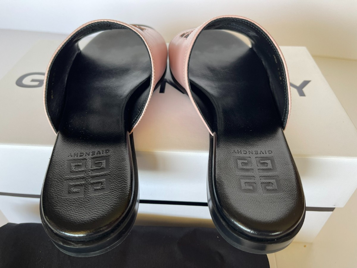 パンプス GIVENCHY Women Sandals BE3083E1XV 366 GREEN Givenchy Green Slides Are Yours for $305 USD | Hypebeast
