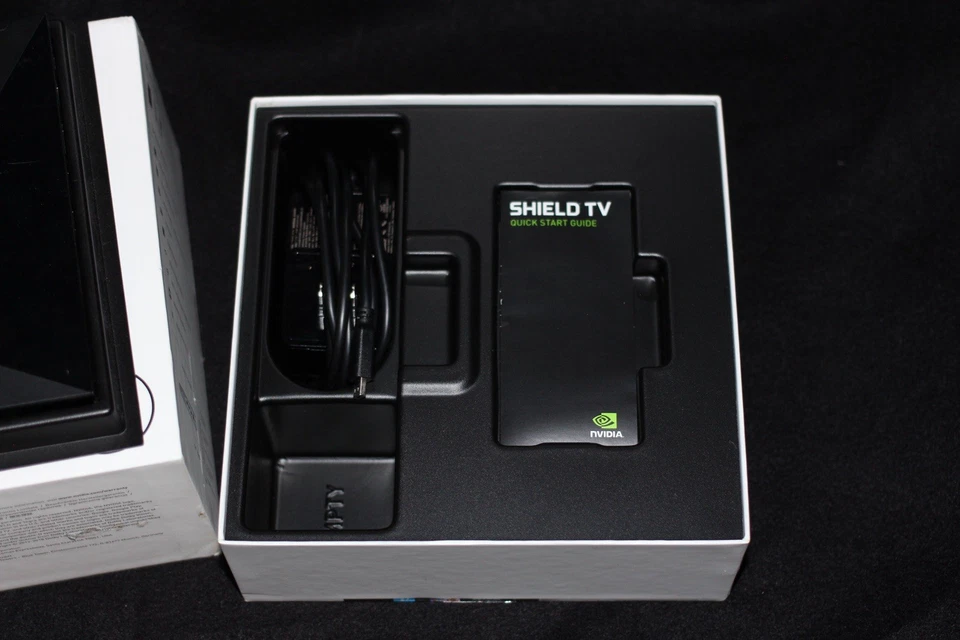 NVIDIA - SHIELD Android TV Pro - 16 GB - 4K HDR Reproductor multimedia de transmisión - Nuevo EN caja Foto 4 de 4