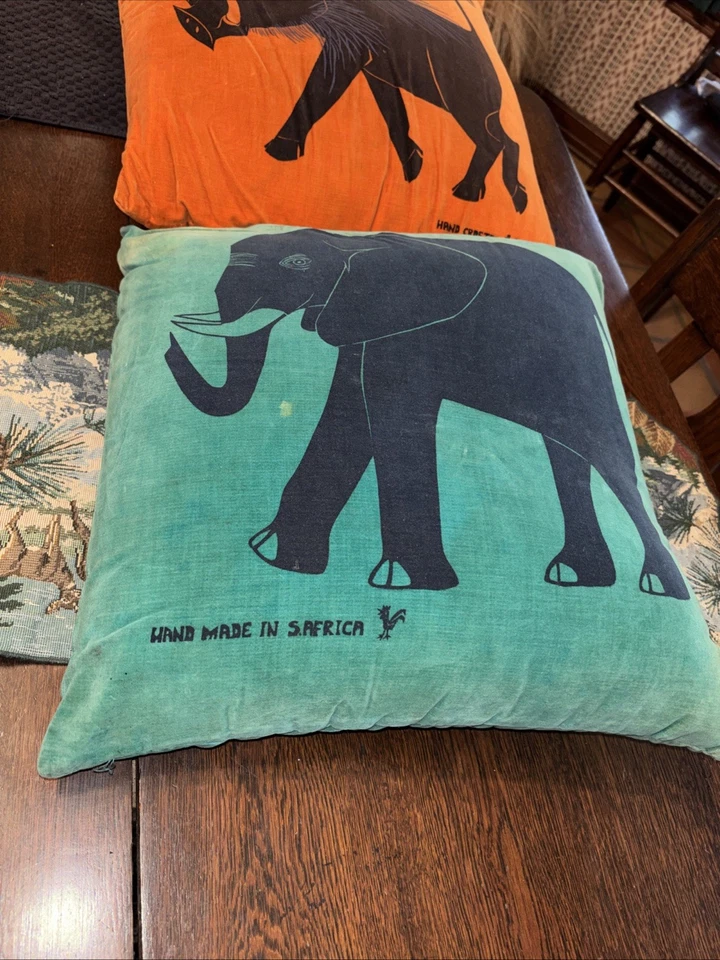 Hecho a mano Sudáfrica - Almohada Safari Hippo África 22 pulgadas x 22 Par de 2 Foto 3 de 4