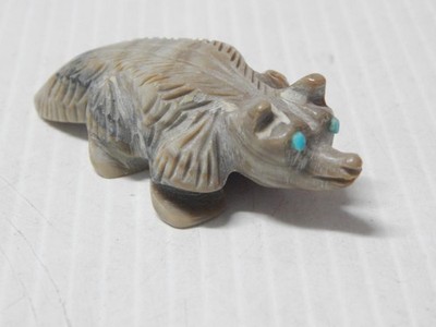 X FINELY CARVED VINTAGE ZUNI INDIAN STONE OTTER / BEAVER FETISH TURQUOISE  EYES