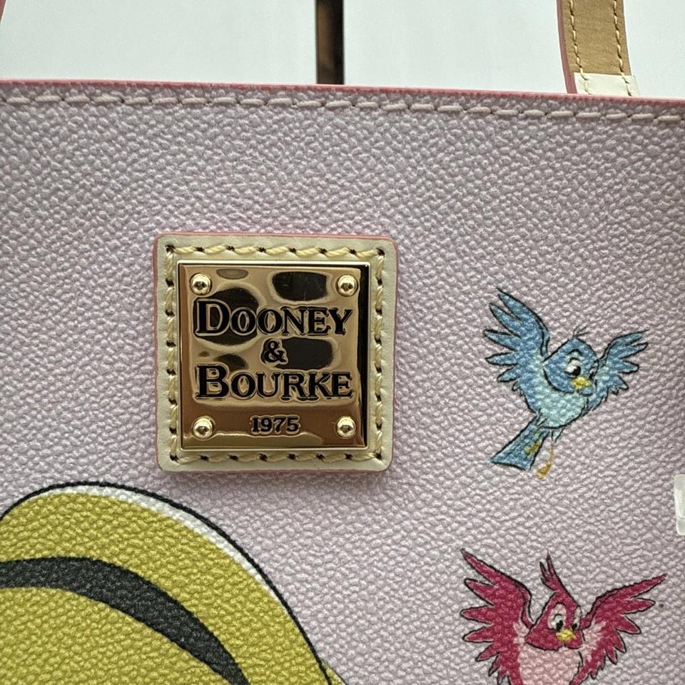 Bolso de Mano Dooney & Bourke 65 Aniversario La Bella Durmiente 2024 Parques Disney Nuevo con Etiquetas Foto 3 de 4