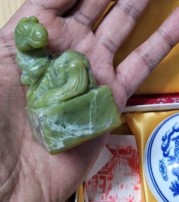 Antique Oriental Brush Ink Painting Dragon Ceramic Paint Pot & Jade Stamp - Image 4 of 4