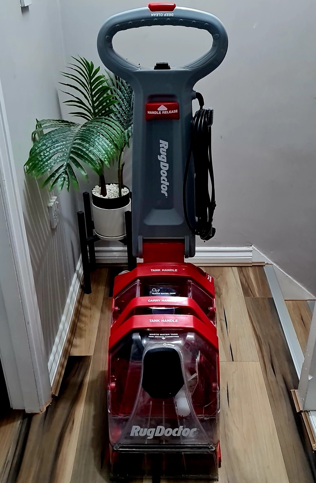 Rug Doctor Deep Carpet Cleaner 1093170 red/grey (PLEASE, READ THE