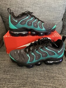 nike air vapormax plus black/clear emerald/cool grey/dark grey