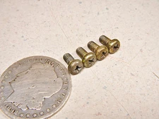 82 SUZUKI SP500 CARB SLIDE THROTTLE VALVE DIAPHRAGM CAP COVER MOUNTING SCREWS